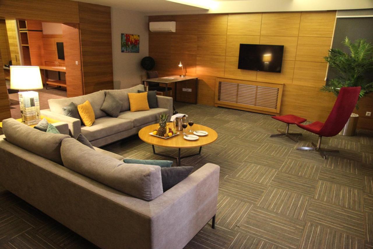 טקירדג Hotel Yayoba מראה חיצוני תמונה