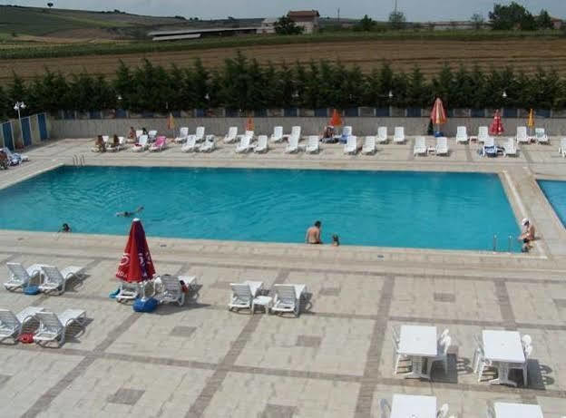 טקירדג Hotel Yayoba מראה חיצוני תמונה